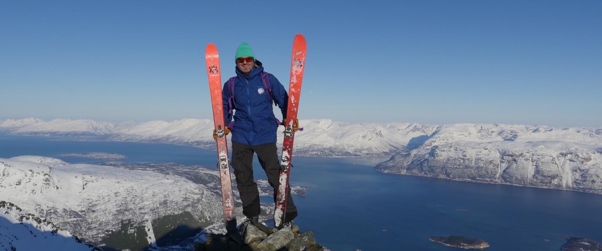 Am Gipfel des Kavringtinden, Lyngen Alpen