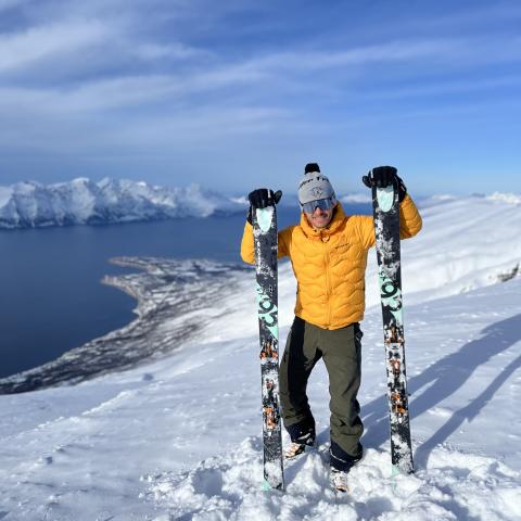 Skitour auf den Rissavarri - Blick auf den Lyngenfjord und Storhaugen