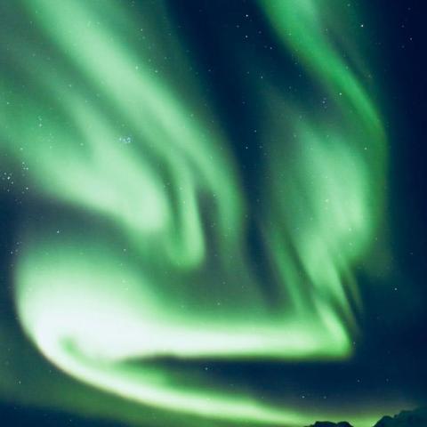 Nordlichter über Lyngseidet | © MML Aurora Borealis über Lyngseidet und den Lyngen Alpen