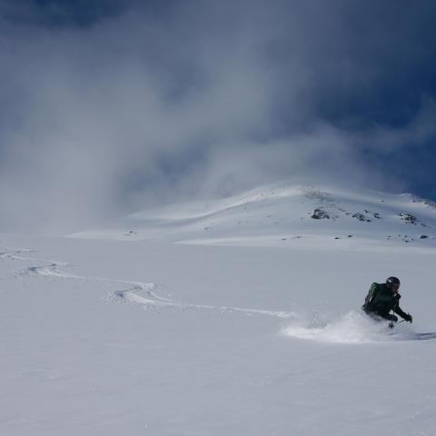 Kavringtinden, Skitouren Lyngen Alpen | © Thomas Lippitsch Abfahrt vom Kavringtinden, Lyngseidet, Lyngen Alpen