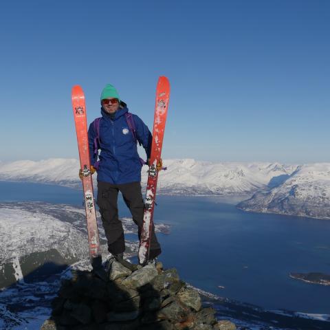 Am Gipfel des Kavringtinden, Lyngen Alpen