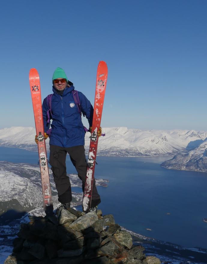Am Gipfel des Kavringtinden, Lyngen Alpen